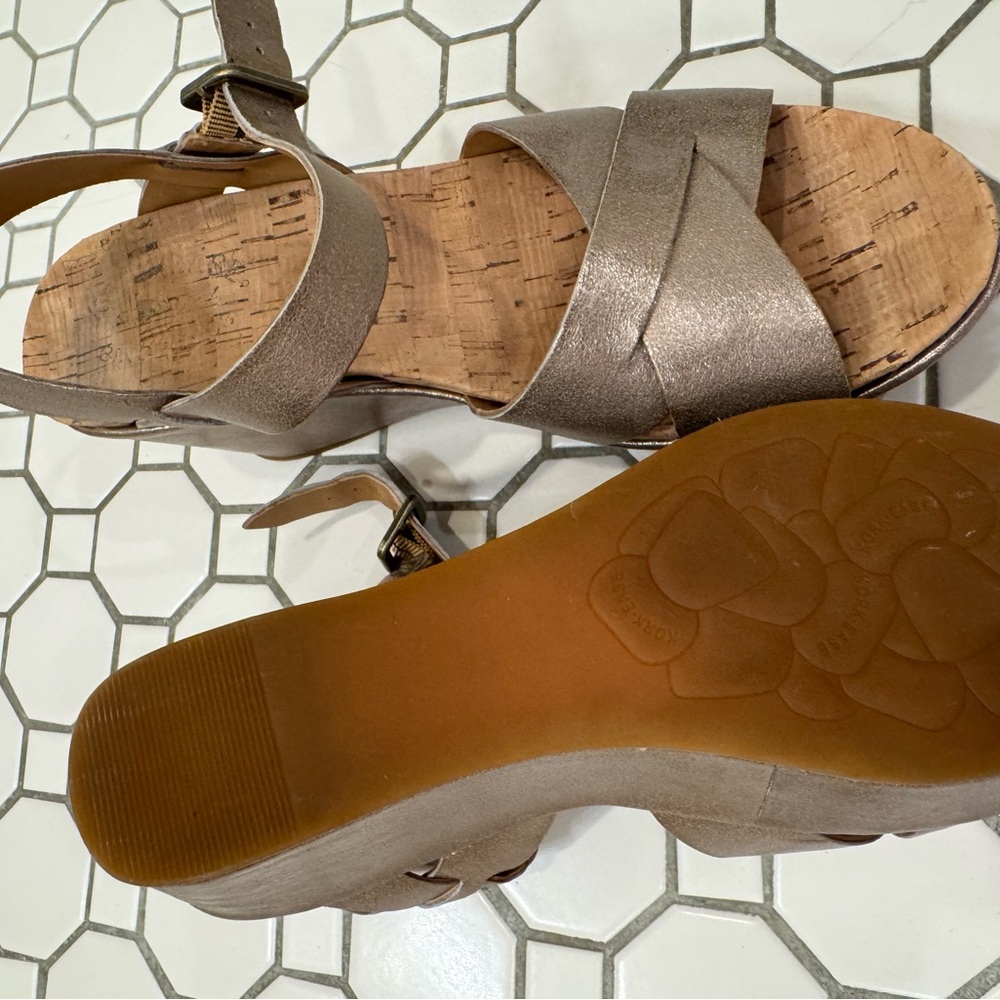 Kork-Ease Metallic Gold Crossband Wedge Sandals - Picture 5 of 5